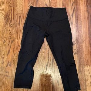 Lululemon Capri Wunder size 12
